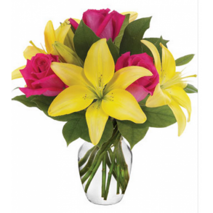 Buchet din 5 fire de trandafiri si 2 fire crin